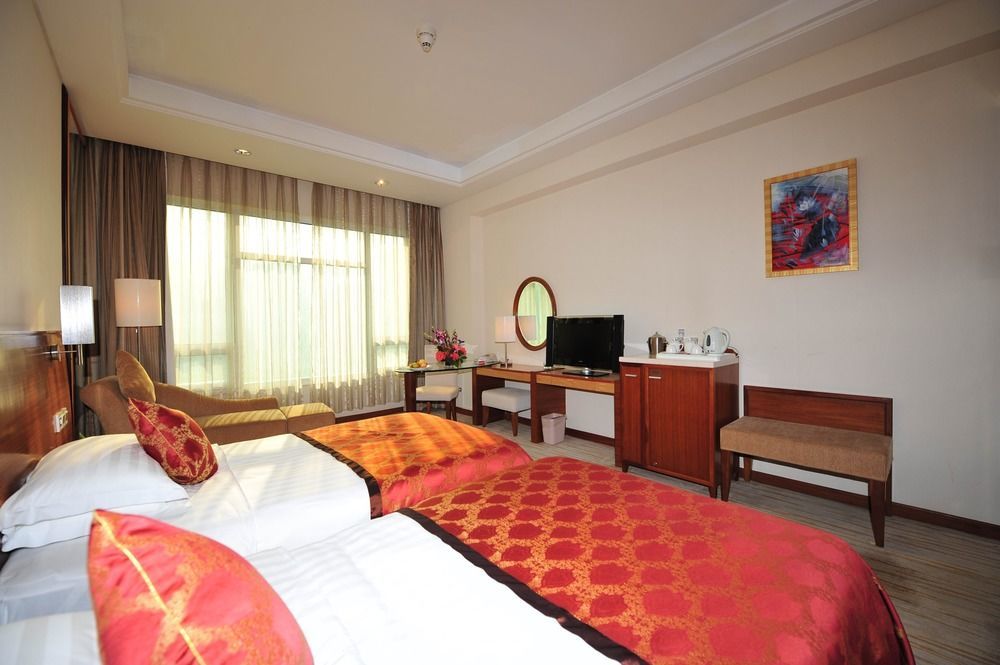 Ramada Plaza Guangzhou Hotel Buitenkant foto