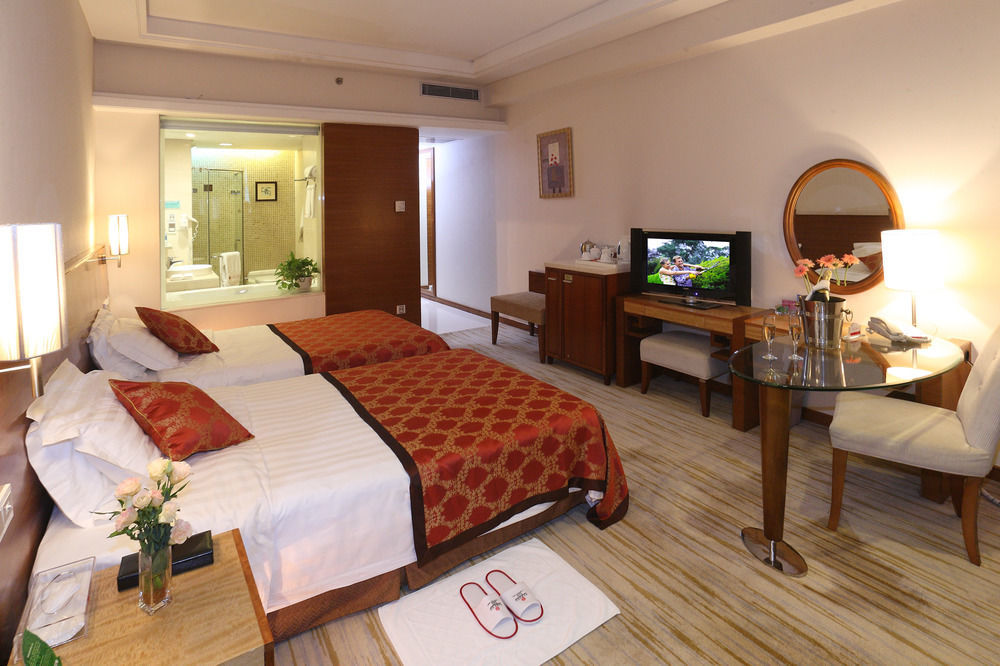 Ramada Plaza Guangzhou Hotel Buitenkant foto