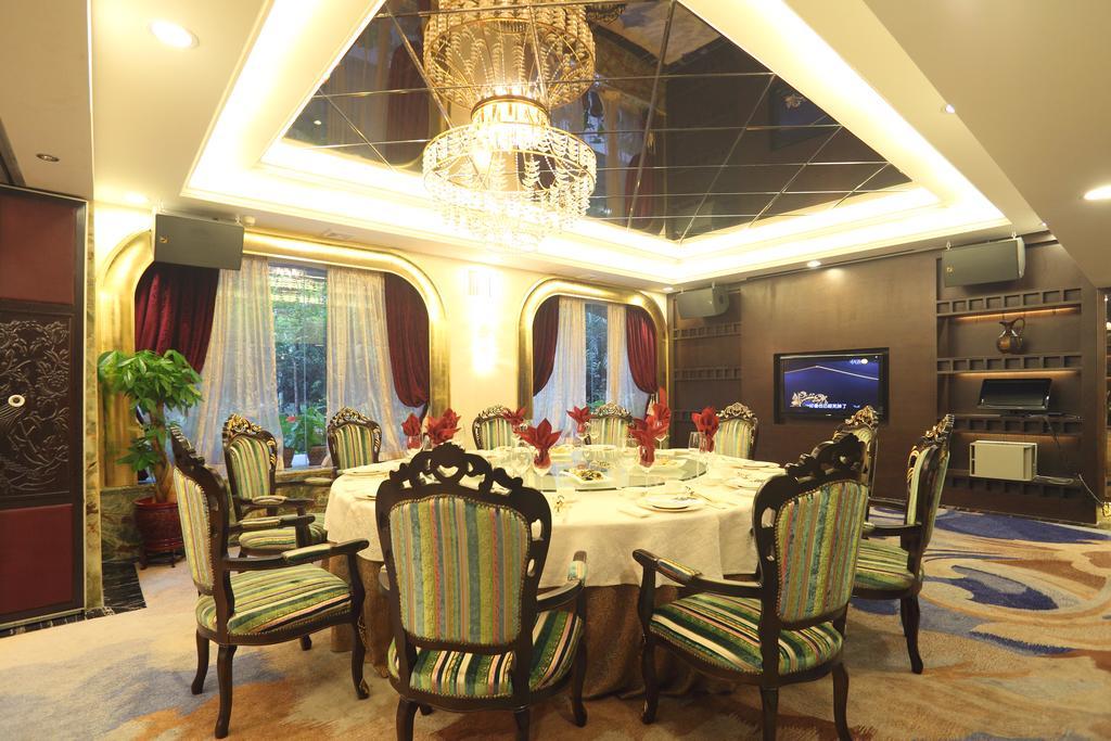Ramada Plaza Guangzhou Hotel Buitenkant foto
